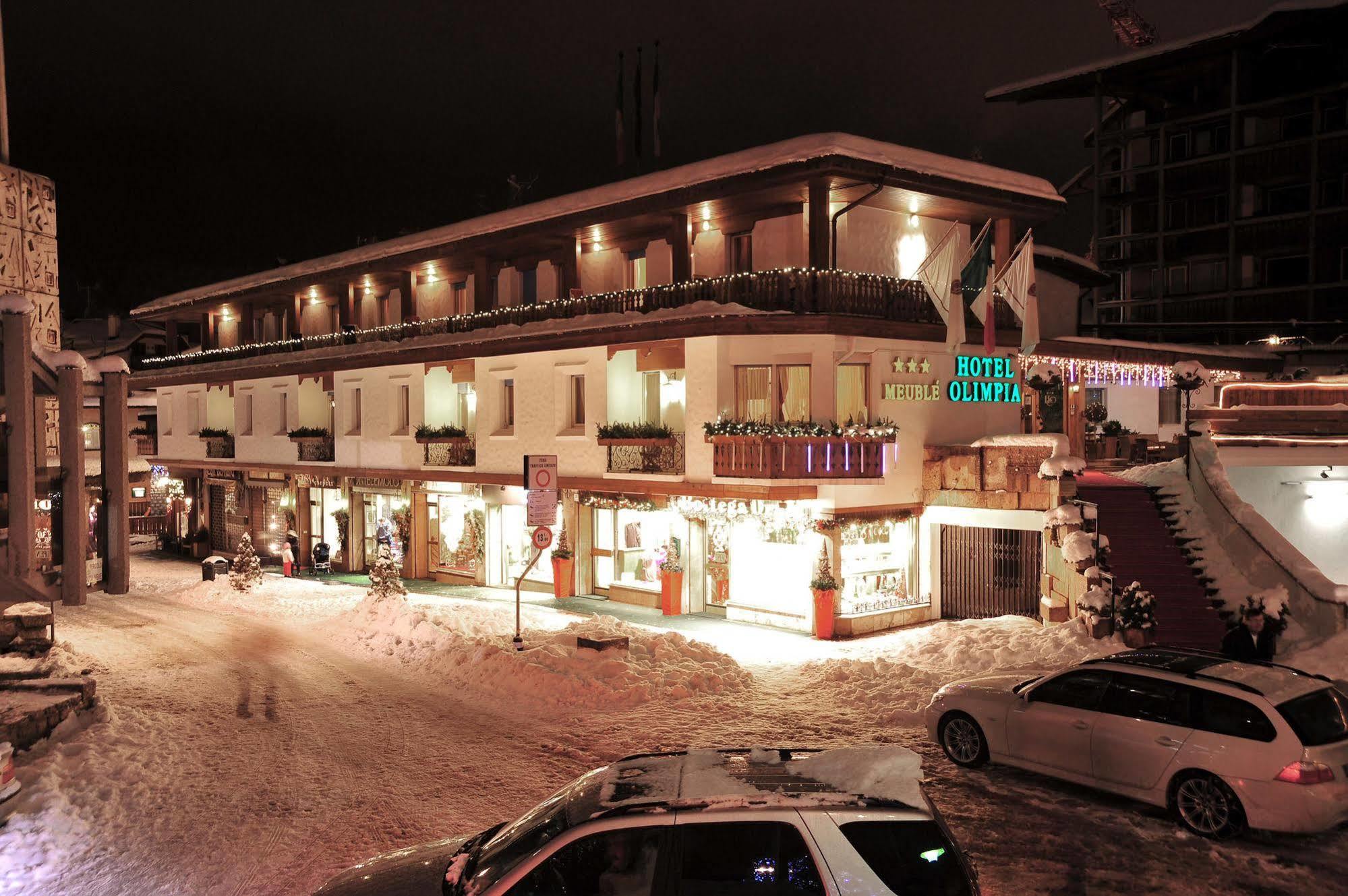 Hotel Olimpia Cortina dʼAmpezzo Exteriör bild